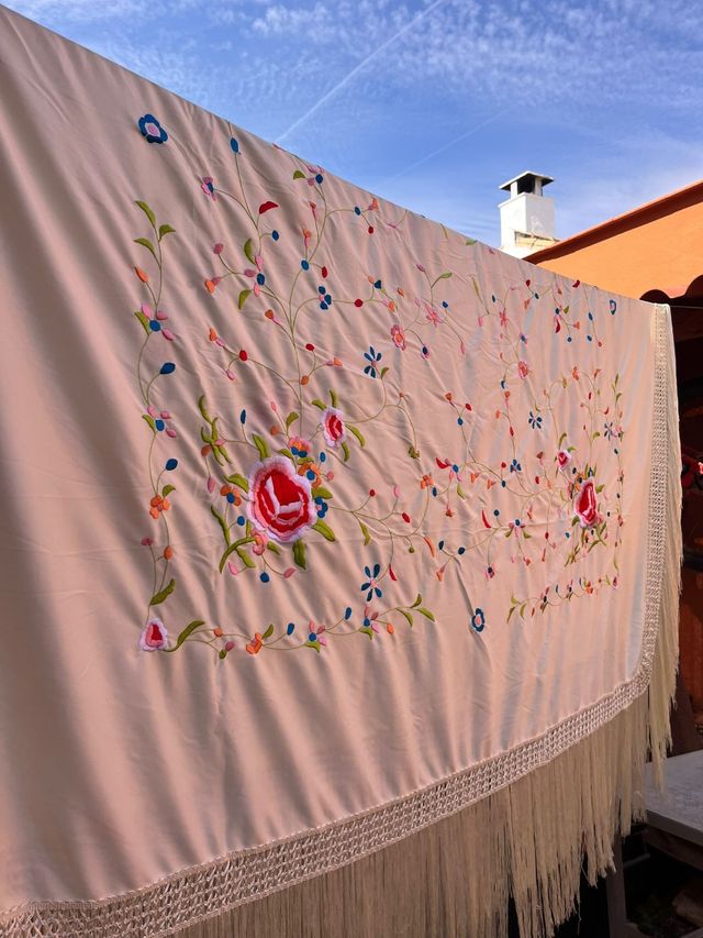 Mantón Manila 150x150cm Bordado Flores