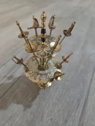 Expositor Palillero Espadas Doradas