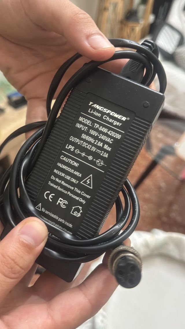 Cargador TANGSPOWER TP-84W-420200