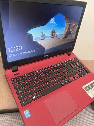 Portátil Acer y cargador