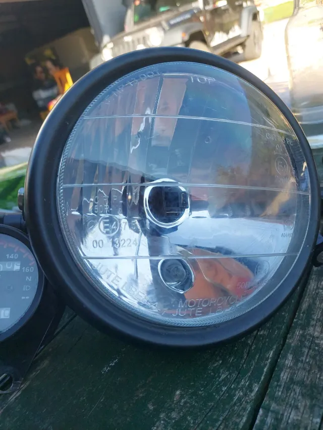 Foco, Reloj y Portamatrículas Moto