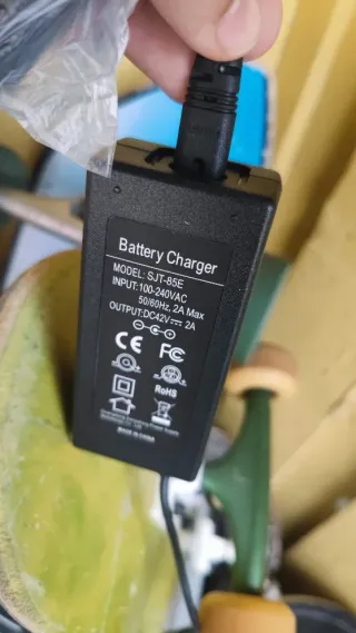 Cargador Batería Patinete Eléctrico 