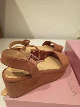 Sandalias de cuña verano rosa
