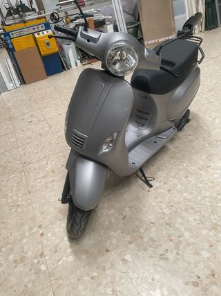Moto  Rome 125cc 2021 con 3600km está como nueva