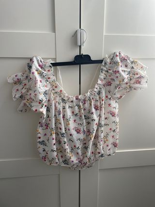 Top floral Bershka talla M