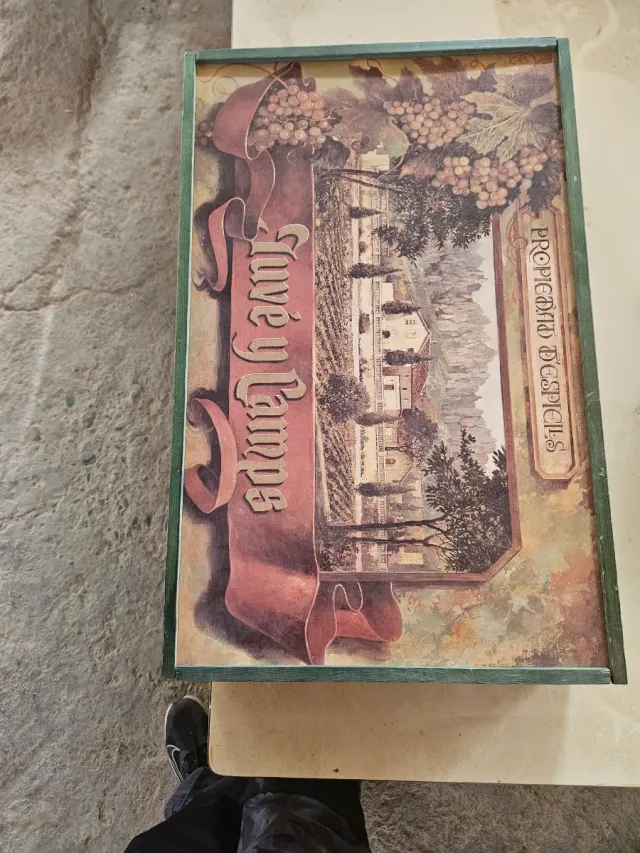 Caja de madera decorada juvenil camps