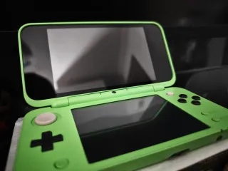 New Nintendo 2DS XL Creeper Edition Minecraft