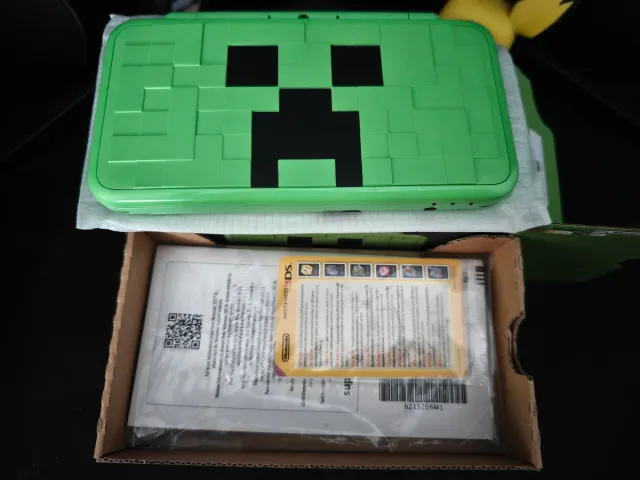 New Nintendo 2DS XL Creeper Edition Minecraft