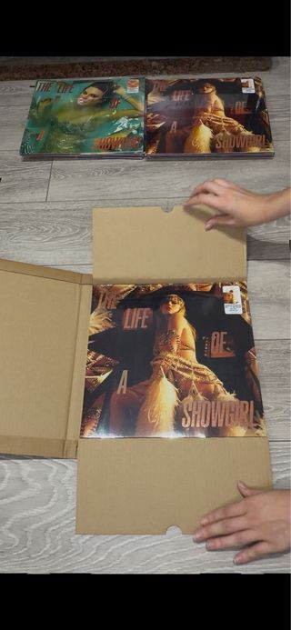 Vinilo dorado y rosa The Life of a Showgirl Taylor