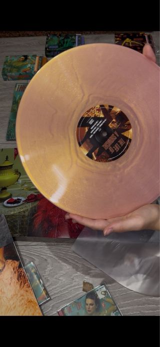 Vinilo dorado y rosa The Life of a Showgirl Taylor