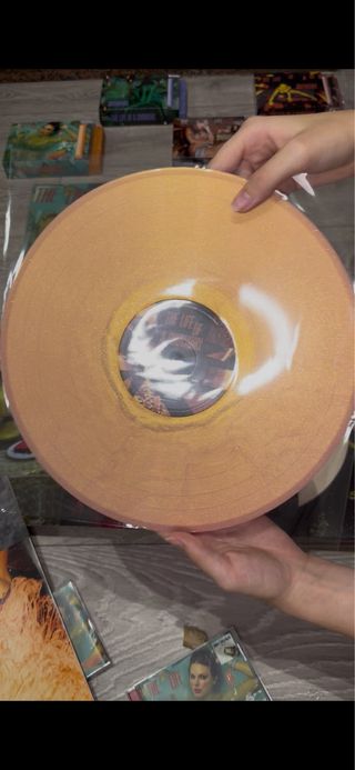 Vinilo dorado y rosa The Life of a Showgirl Taylor