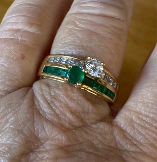Sortija oro 18k diamantes y esmeraldas