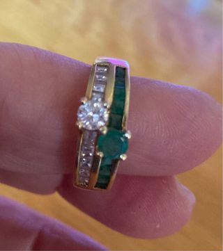 Sortija oro 18k diamantes y esmeraldas