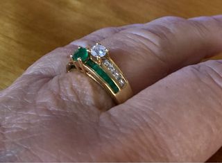 Sortija oro 18k diamantes y esmeraldas