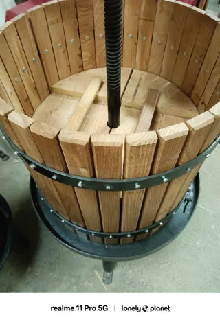 Prensa de uvas o manzanas. Lagar