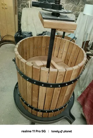 Prensa de uvas o manzanas. Lagar