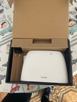 Router Tenda N300 Wi-Fi 4G LTE