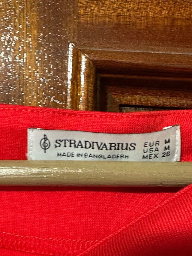 Vestido largo rojo Stradivarius