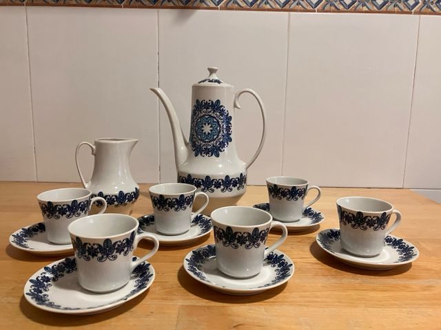 Juego de café azul y blanco