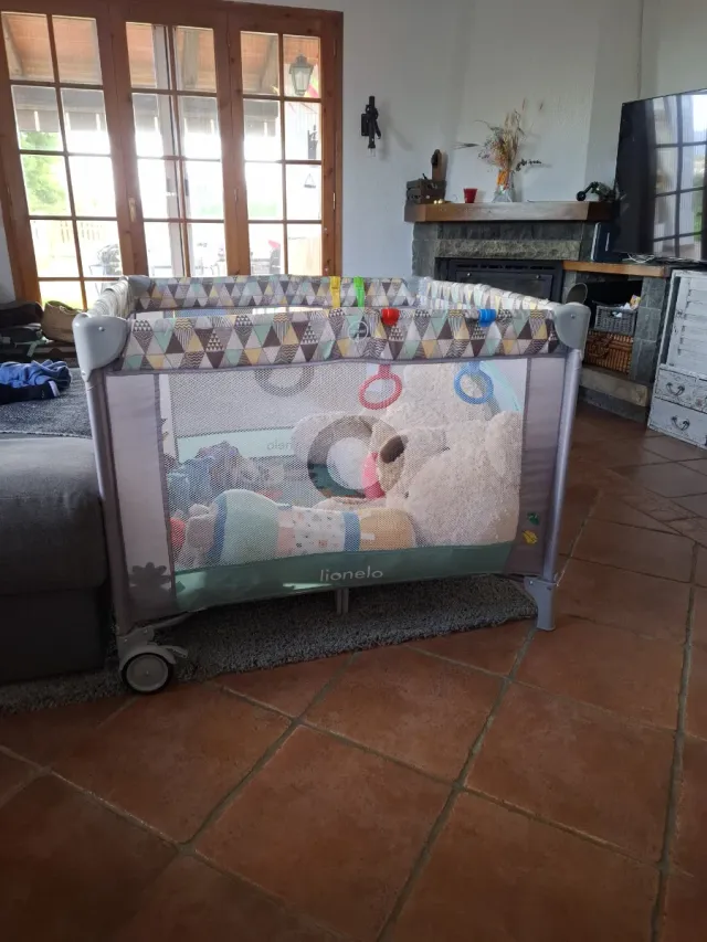 Parque infantil Lionelo