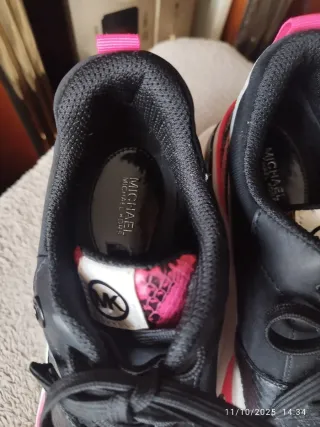Zapatillas Michael Kors Negras y Rosas