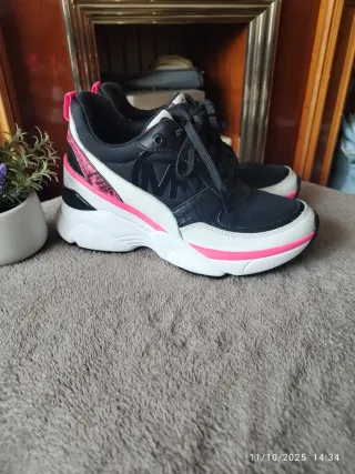 Zapatillas Michael Kors Negras y Rosas
