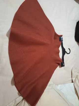 Falda marrón acampanada