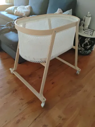 Minicuna Ikea se vende con colchón y 2 bajeras