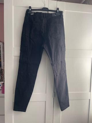 Vaqueros cargo Stradivarius talla L