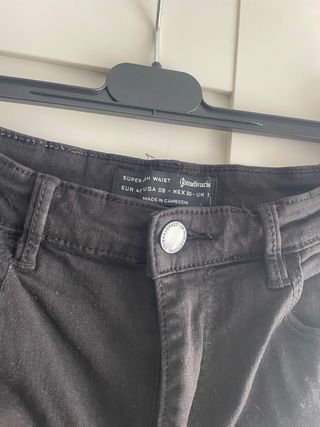 Vaqueros cargo Stradivarius talla L