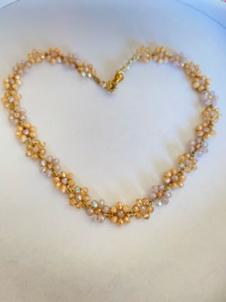 Girocollo fiori cristalli dorati beige