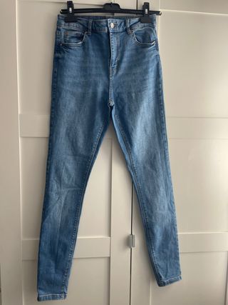 Vaqueros pitillo Primark talla 40