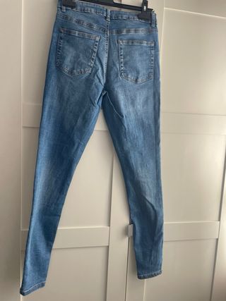 Vaqueros pitillo Primark talla 40