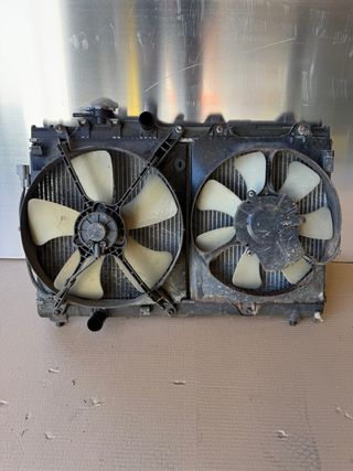 Radiador Toyota Celica T20 com ventoinhas