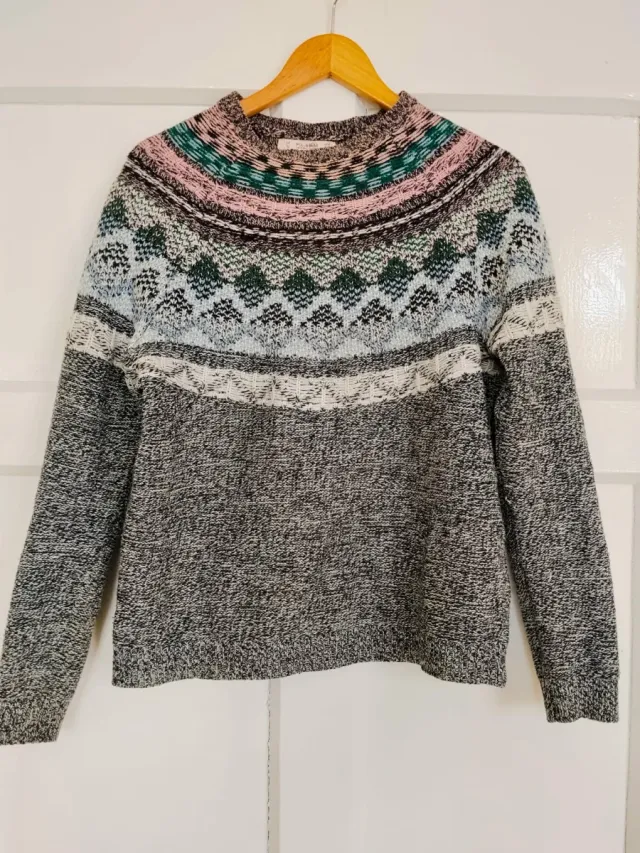 Jersey Pull and Bear gris y rosa