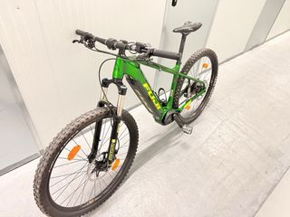 Bicicleta eléctrica Fuji verde