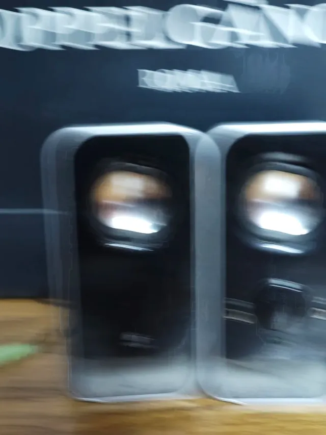 Casse Logitech nere e grigie