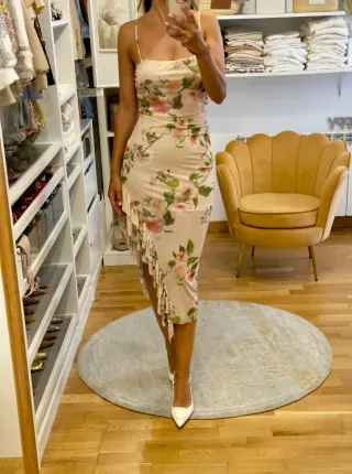 Vestido midi floral Zara
