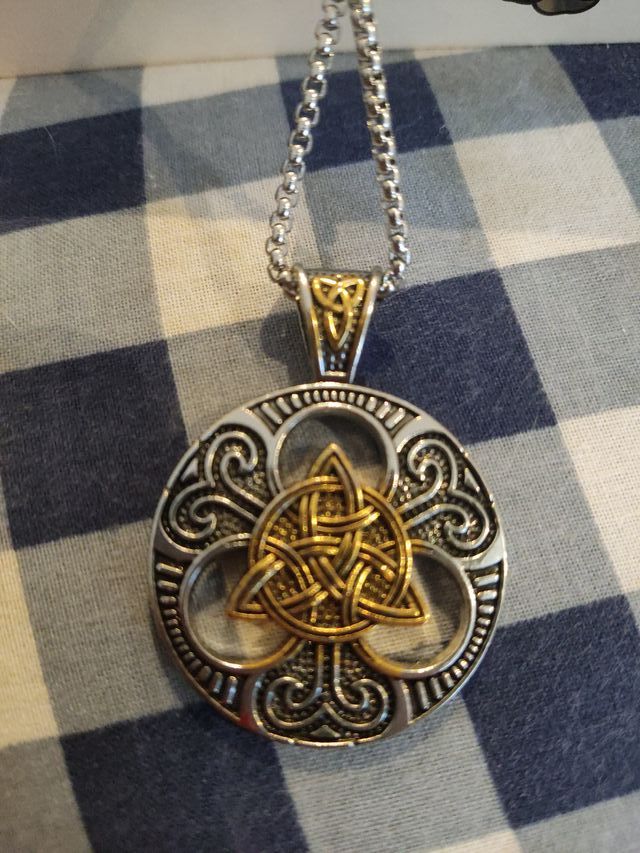 Collar Amuleto  Nudo Celta Irlandés Plata