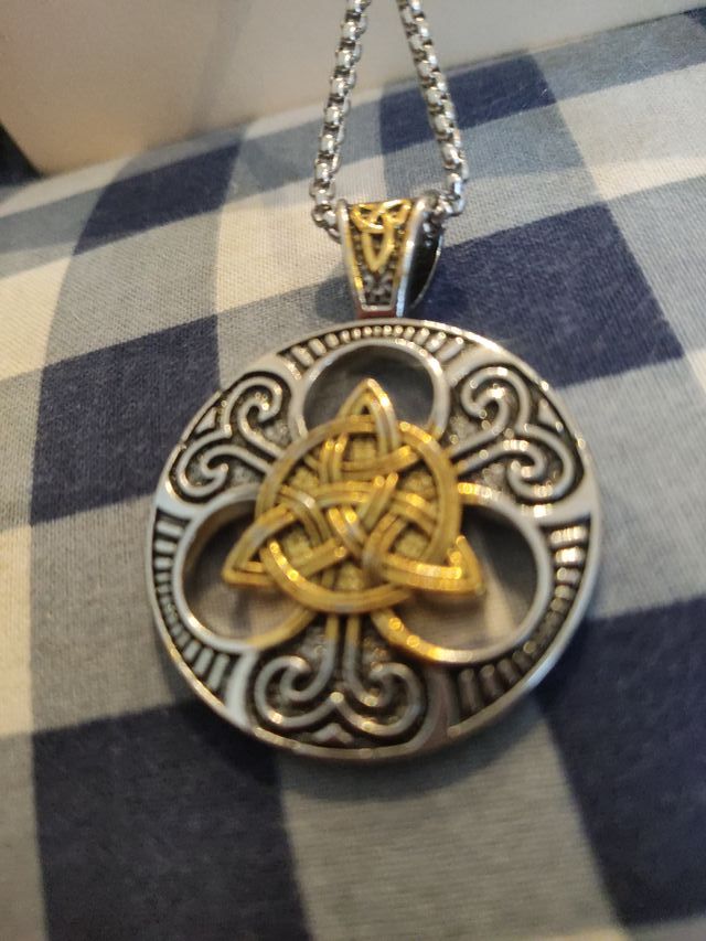 Collar Amuleto  Nudo Celta Irlandés Plata