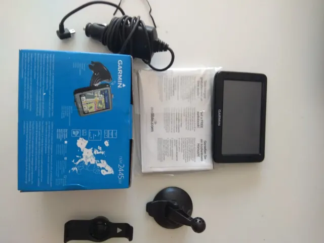 GPS Garmin nüvi 2445LM. Precio en tienda 149 euros