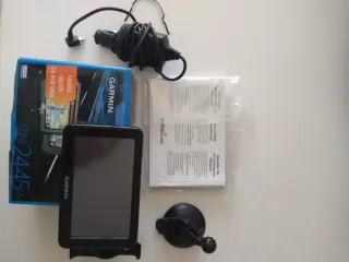 GPS Garmin nüvi 2445LM. Precio en tienda 149 euros