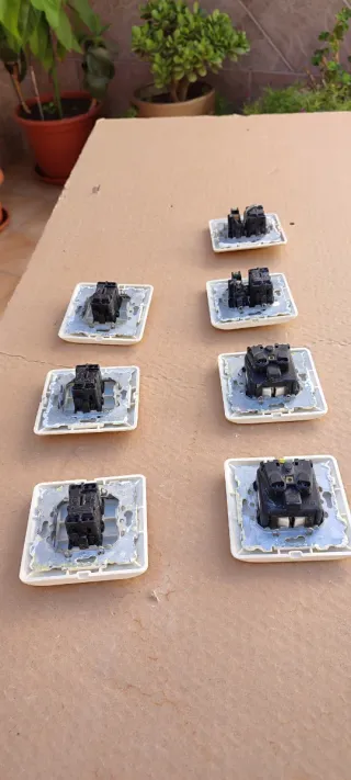 Lotes de enchufes y llaves de luz