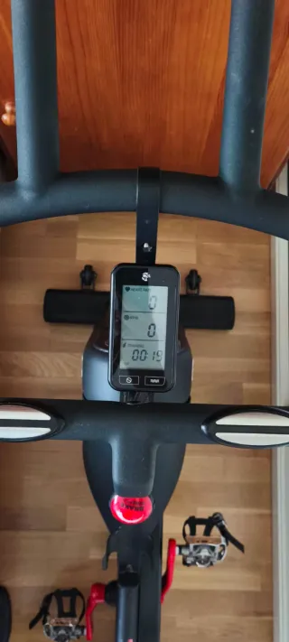 Bicicleta Spinning Life Fitness IC1, Negra y Roja