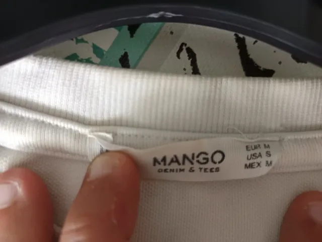 Sudadera blanca con mensaje