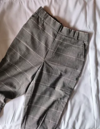 Pantalón H&M pata de gallo gris