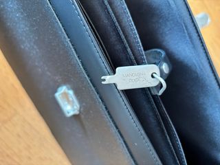 Maletín Piel Mandarina Duck Negro
usado 2 veces. 
