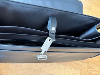 Maletín Piel Mandarina Duck Negro
usado 2 veces. 
