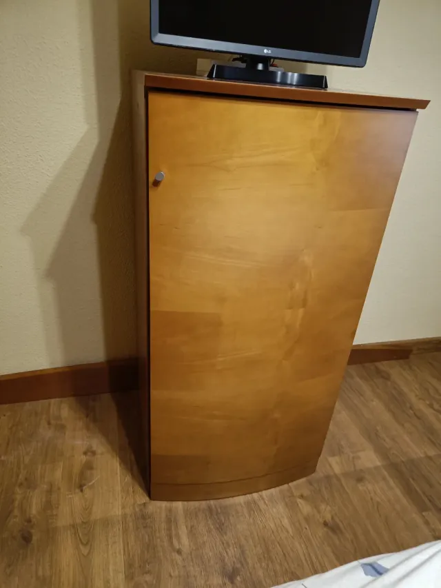 Muebles de habitacion  . Se puede vender  por sepa