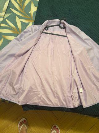 Vestido lila corto con encaje